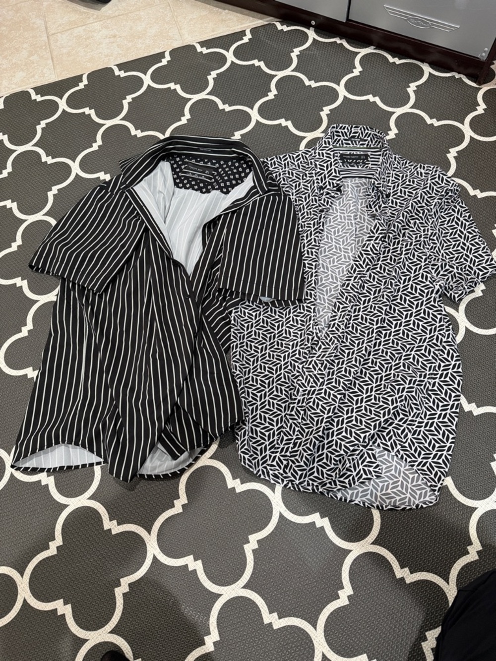 Denim & Flower Black and White Pattern Mix Short-Sleeve Button-Down bundle